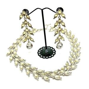 2028 BRAND Necklace & Earrings Set Yellow Rhinestone Laurel Leaf Dangle NWOT